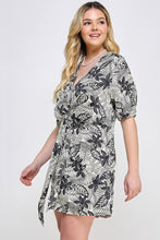 Load image into Gallery viewer, Plus Botanical Print Front Tie Dress