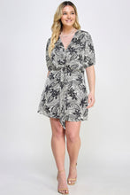 Load image into Gallery viewer, Plus Botanical Print Front Tie Dress