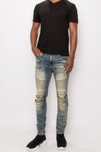 Load image into Gallery viewer, Men Creased Biker Denim Jeans