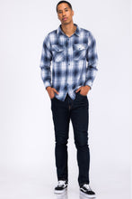 Load image into Gallery viewer, Regular Fit Checker Plaid Flannel Long Sleeve
