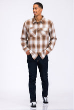 Load image into Gallery viewer, Regular Fit Checker Plaid Flannel Long Sleeve
