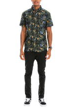 Load image into Gallery viewer, Hawaiian Print Button Down Shirt