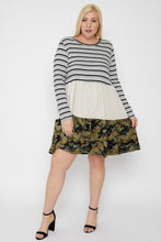 Load image into Gallery viewer, Tiered Color Block Dress