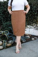 Load image into Gallery viewer, Plus Tan Ribbed Midi Skirt