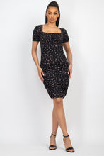 Load image into Gallery viewer, Side Shirring Ditsy Floral Dress