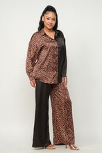 Load image into Gallery viewer, Half Animal Print And Half Solid Top And Pants Set