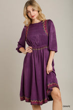 Load image into Gallery viewer, Satin Round Neck Embroidery Midi Dress