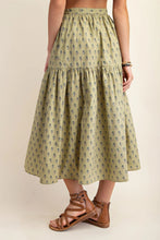 Load image into Gallery viewer, Printed tired midi skirt
