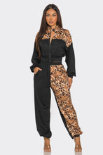 Load image into Gallery viewer, Animal Print Jogger  Set
