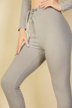 Load image into Gallery viewer, Ribbed Crop Zip Hoodie
