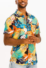 Load image into Gallery viewer, Hawaiian Print Button Down Shirt
