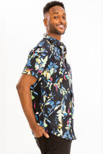 Load image into Gallery viewer, Hawaiian Print Button Down Shirt
