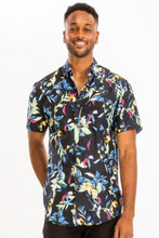 Load image into Gallery viewer, Hawaiian Print Button Down Shirt
