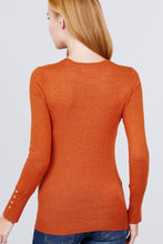 Load image into Gallery viewer, Crew Neck Sweater W/rivet Button
