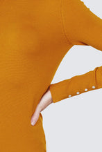 Load image into Gallery viewer, Crew Neck Sweater W/rivet Button
