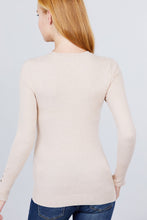Load image into Gallery viewer, Crew Neck Sweater W/rivet Button
