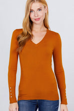 Load image into Gallery viewer, V-neck Sweater W/rivet Button

