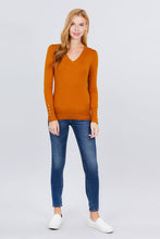 Load image into Gallery viewer, V-neck Sweater W/rivet Button
