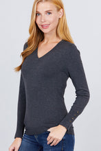 Load image into Gallery viewer, V-neck Sweater W/rivet Button
