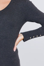 Load image into Gallery viewer, V-neck Sweater W/rivet Button
