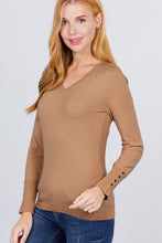 Load image into Gallery viewer, V-neck Sweater W/rivet Button
