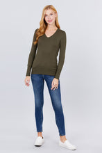Load image into Gallery viewer, V-neck Sweater W/rivet Button
