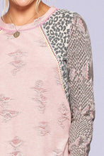 Load image into Gallery viewer, Pre-damaged Color-block Tee
