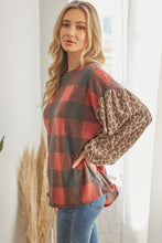 Load image into Gallery viewer, Plaid Patterned Long Sleeve Top
