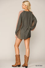 Load image into Gallery viewer, Textured Color Mixed Tassel Tie Peasant Top With Reverse Stitch Detail
