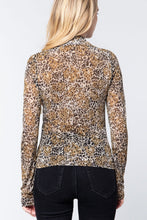 Load image into Gallery viewer, V-neck Print Mesh Knit Shirt
