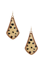 Load image into Gallery viewer, Animal Print Metal Tear Shape Earring

