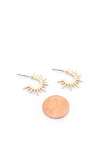Load image into Gallery viewer, Sun Shape Metal Earring
