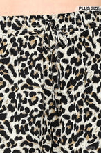 Load image into Gallery viewer, Leopard Printed Side Pocket Shorts With Waist Detail
