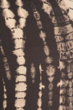 Load image into Gallery viewer, Plus Size Black And Tan Tie Dye Print Full Length Fitted Leggings With High Waist.
