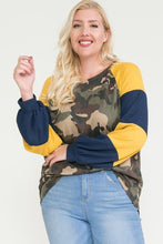 Load image into Gallery viewer, Raglan Sleeve Color Block Top
