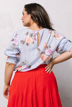 Load image into Gallery viewer, Floral Printed Woven Blouse
