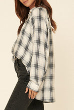 Load image into Gallery viewer, Oversized Loose Fit Plaid Shirt
