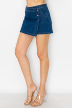 Load image into Gallery viewer, High Rise Buttoned Denim Skorts
