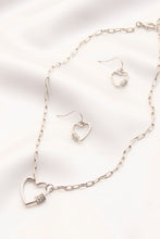 Load image into Gallery viewer, Heart Pendant Oval Link Metal Necklace
