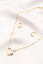 Load image into Gallery viewer, Heart Pendant Oval Link Metal Necklace
