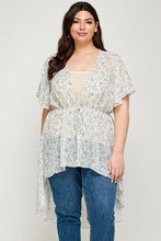 Load image into Gallery viewer, Plus Size, Ditsy Floral Print Cardigan
