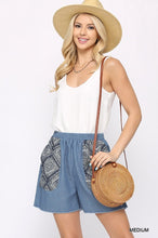 Load image into Gallery viewer, Denim And Print Pockets Elastic Waist Shorts With Raw Hem
