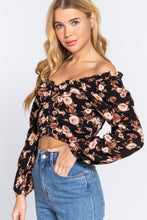 Load image into Gallery viewer, Hook &amp; Eye Detail Floral Print Top
