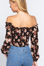 Load image into Gallery viewer, Hook &amp; Eye Detail Floral Print Top
