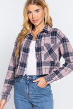 Load image into Gallery viewer, Long Slv Plaid Jacquard Crop Shirt
