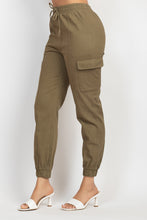 Load image into Gallery viewer, Solid High-rise Pocketed Jogger Pants
