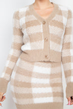 Load image into Gallery viewer, Plaid Button-front Cropped Sweater Cardigan

