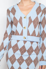 Load image into Gallery viewer, Diamond Button-front Cardigan Top
