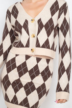 Load image into Gallery viewer, Diamond Button-front Cardigan Top
