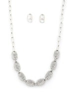 Load image into Gallery viewer, Oval Rhinestone Link Metal Necklace
